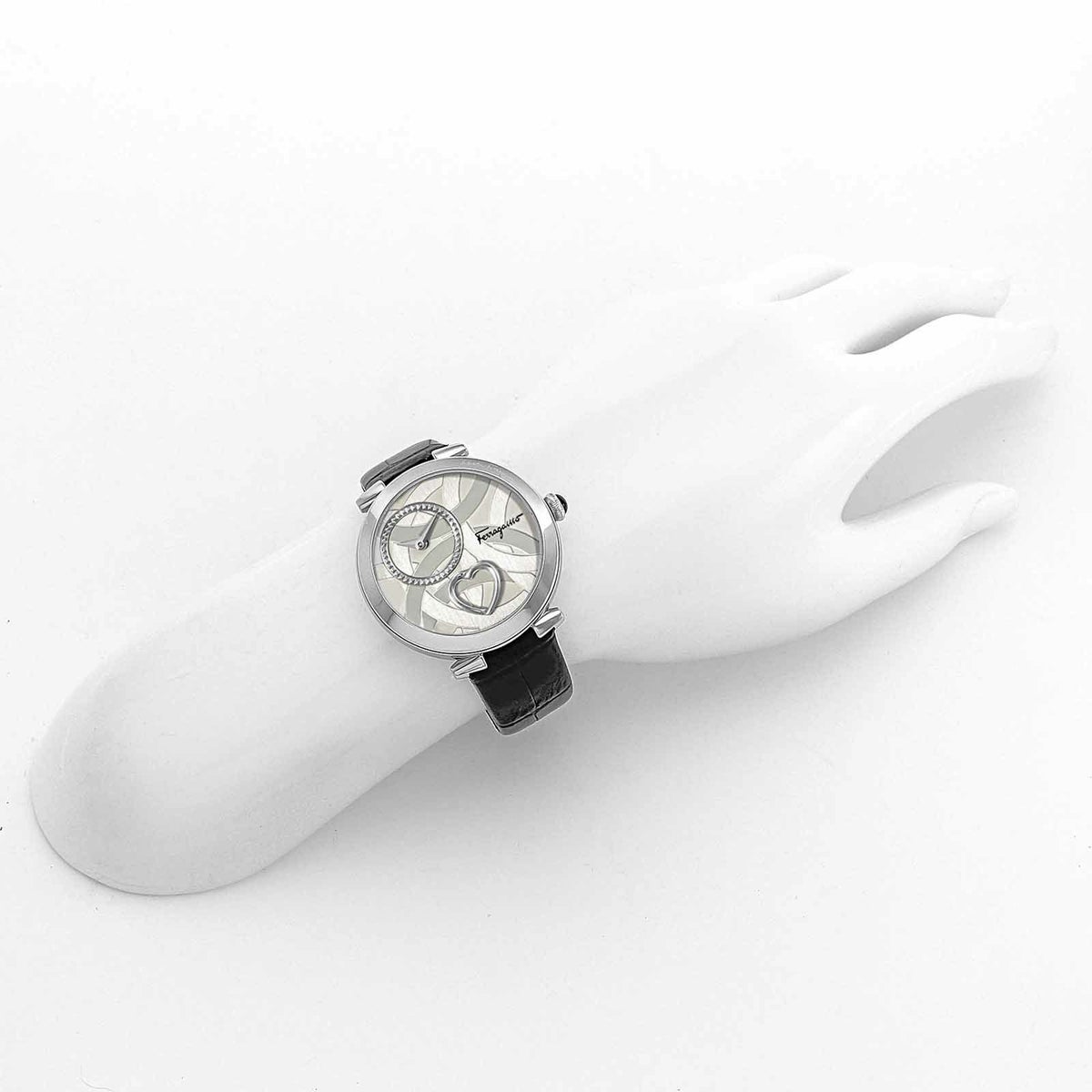 Ferragamo フェラガモ クオーレ フェラガモ / FE2020016