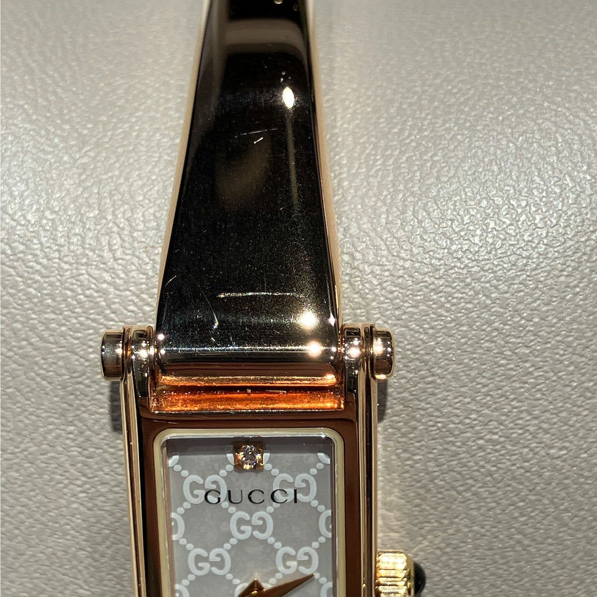 GUCCI グッチ 【OUTLET】 1500 / YA015560<br>小傷あり<br>付属品なし<br>(箱無し/12H傷大）